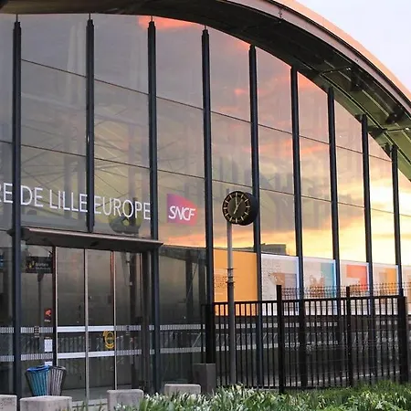 3 Bedroom House With Garden, Near Lille Гостевой дом