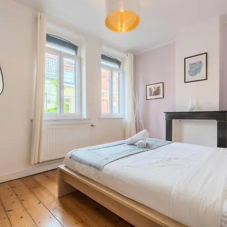 3 Bedroom House With Garden, Near Lille Гостевой дом Ла-Мадлен