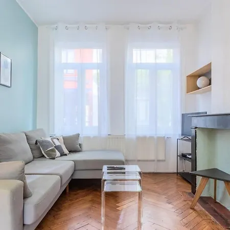 Гостевой дом 3 Bedroom House With Garden, Near Lille Ла-Мадлен