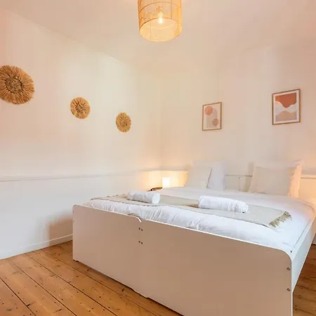 Гостевой дом 3 Bedroom House With Garden, Near Lille 3*