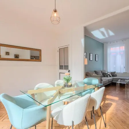 3 Bedroom House With Garden, Near Lille Гостевой дом